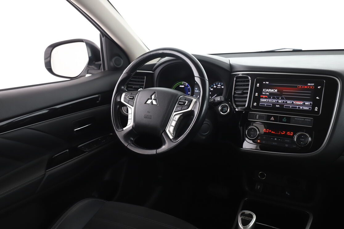Mitsubishi Outlander PHEV Twin Motor Intense 4WD — photo 12