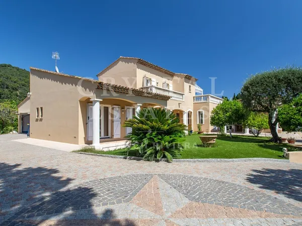 Villa Néo-Provençale dans un domaine résidentiel de Villefranche sur Mer