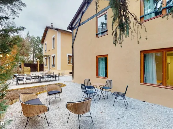 Maison 20 pièces 337 m²
