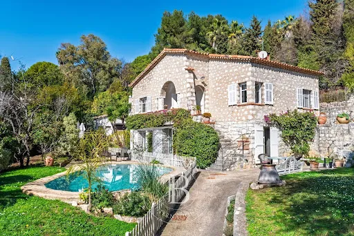Villa 6 pièces 180 m²