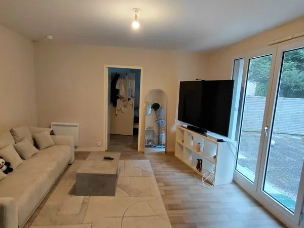 Appartement T2 - 46,30 m² - Grande terrasse & parking - Laval