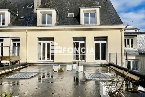 Appartement 8 pièces 208 m²
