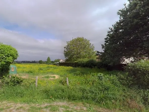 Terrain 608 m²