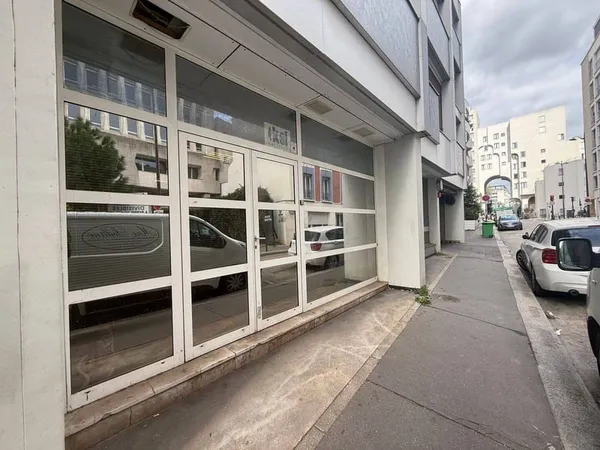 Boutique 2 pièces 80 m²