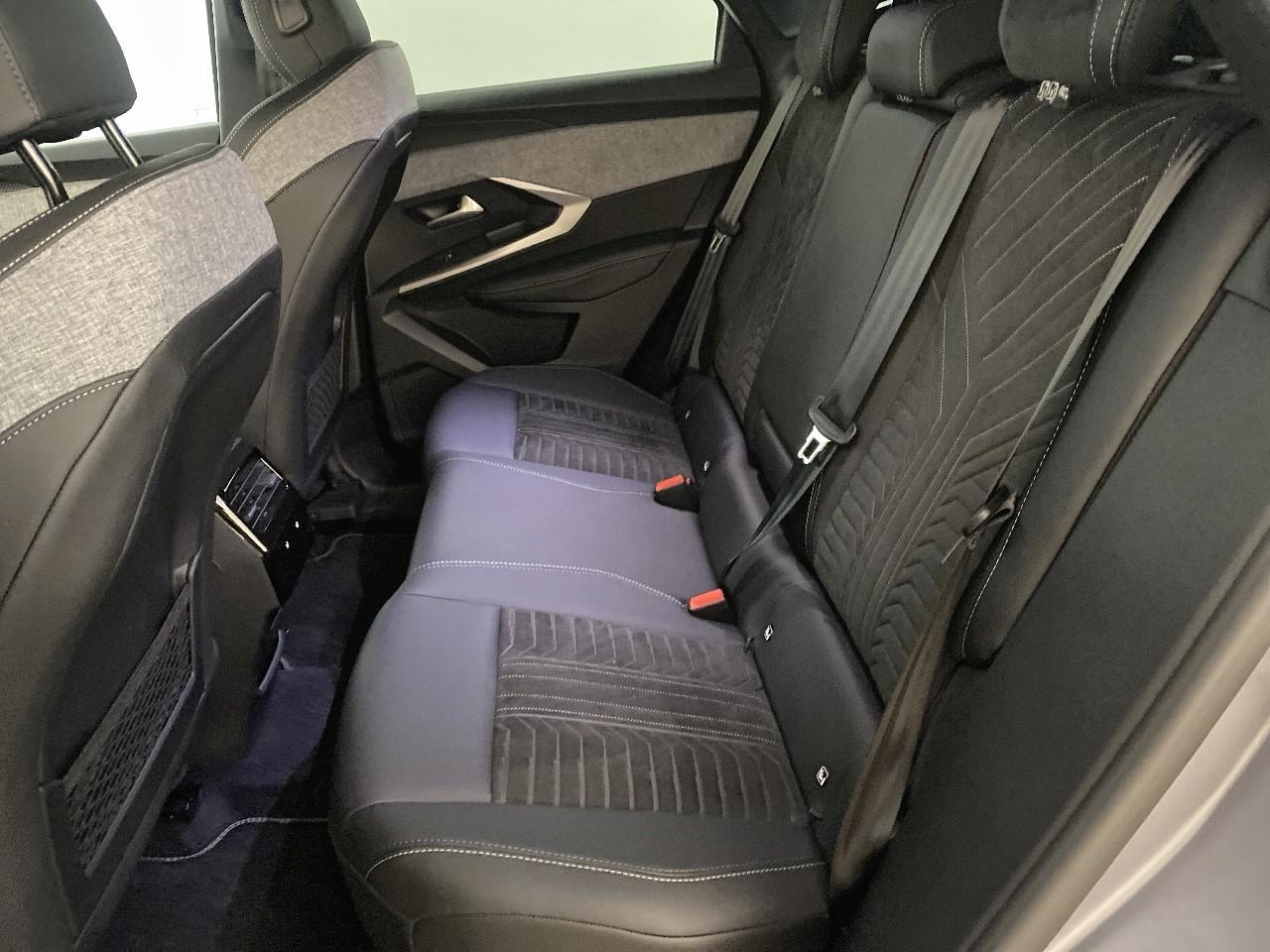 Peugeot 3008 hybrid 145 e-dcs6 gt — photo 10