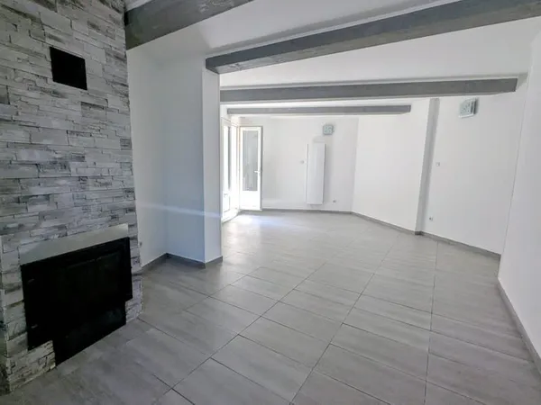 Lot de 2 maisons + extérieur