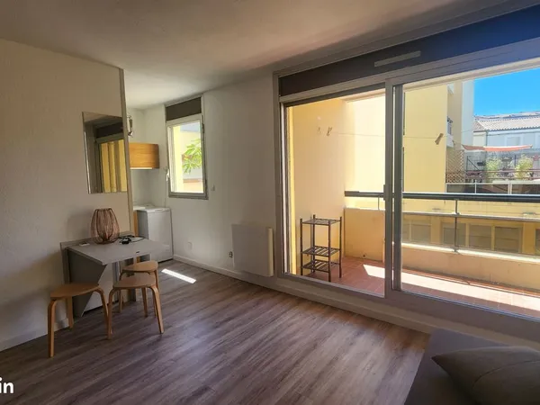 Studio avec terrasse + garage
