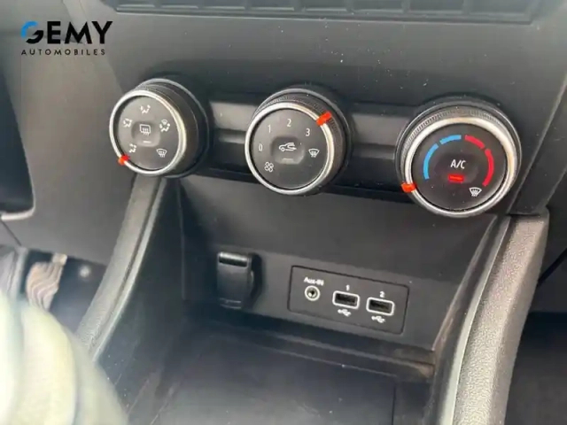 Renault Captur blue dci 95 — photo 15