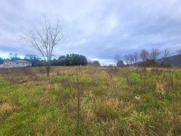 Terrain 1190 m²