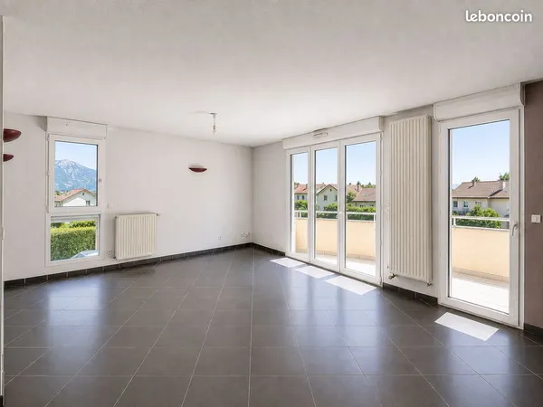 Appartement T3 de 70,67 m² avec balcon et garage - Fontanil-Cornillon