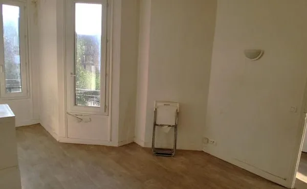 Appartement Suresnes 1 pièce 24m2