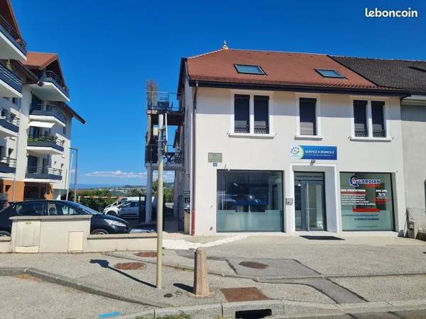 Local commercial 90 m² Bons-en-Chablais