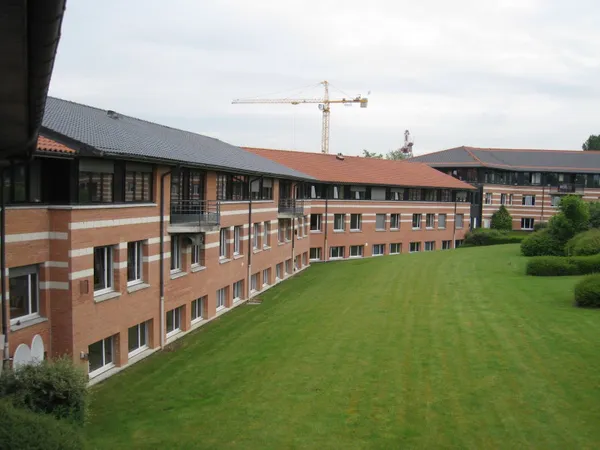 Local professionnel 557 m²