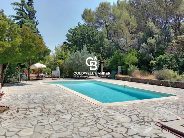 Maison de plain-pied 5 pièces 169 m²