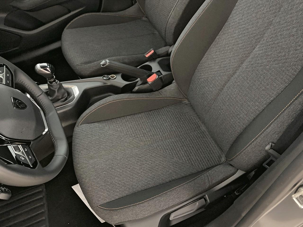 Peugeot 208 100 s&s bvm6 style — photo 9