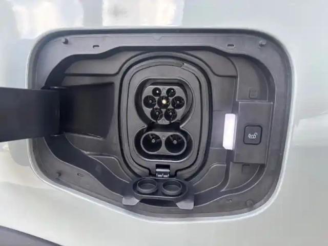 Ford Tourneo courier 136ch 46kwh active — photo 30