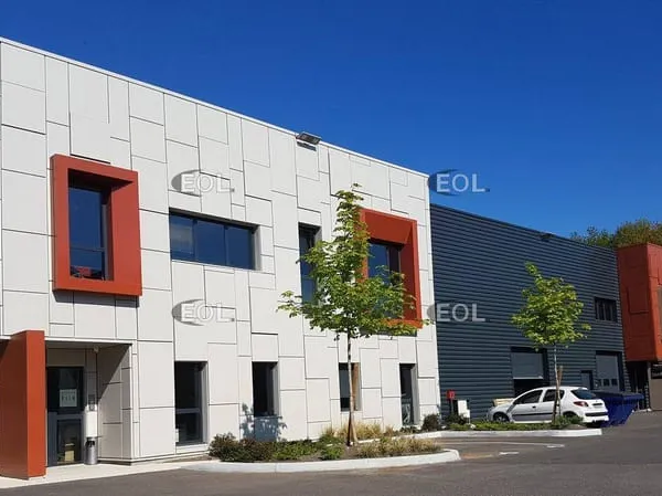 Local d'activité 671 m²