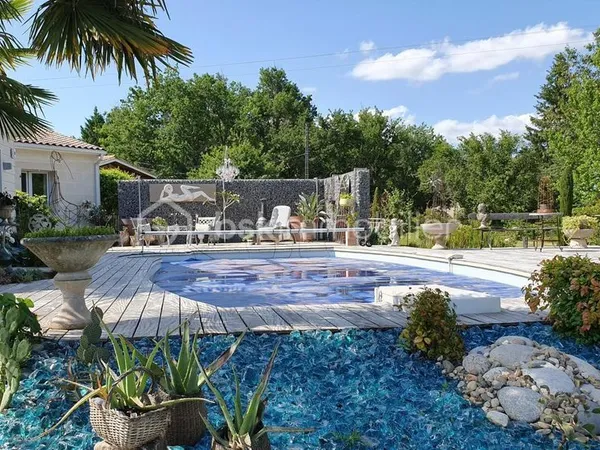 Maison 163m2 sur parcelle de 12498m2 construite en 2005
