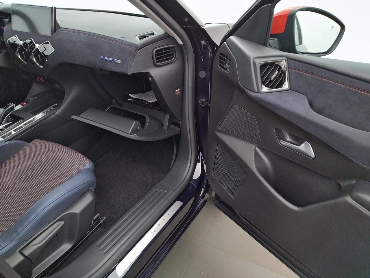 Ds Ds 3 crossback bluehdi 130 eat8 ines de la fressange pa — photo 26