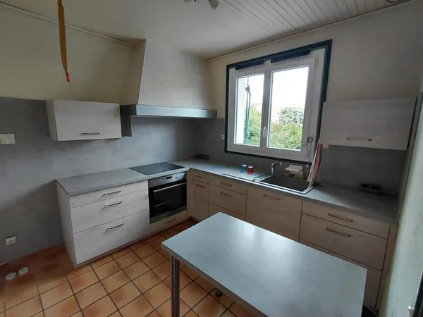 En exclusivité ! Maison de plain-pied avec garage et jardin
