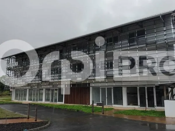 Local commercial 126 m²