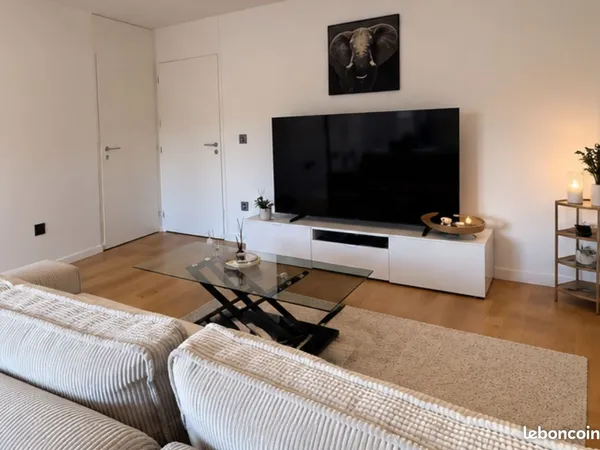 Chambre privée meublée en colocation