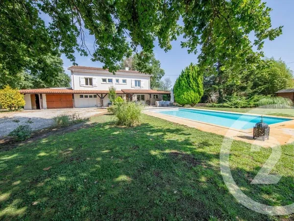 Maison 8 pièces 200 m²