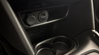 Peugeot 2008 1.2 PureTech 130ch E6.c Signature S&S — photo 30