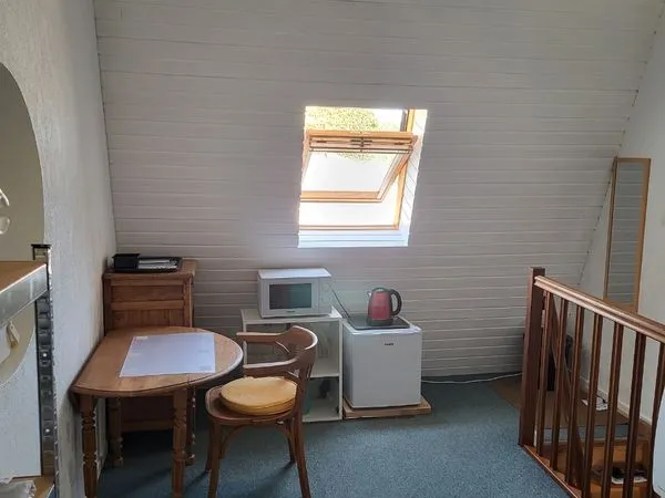 Loue Escalquens centre studette meublée (12 m2)