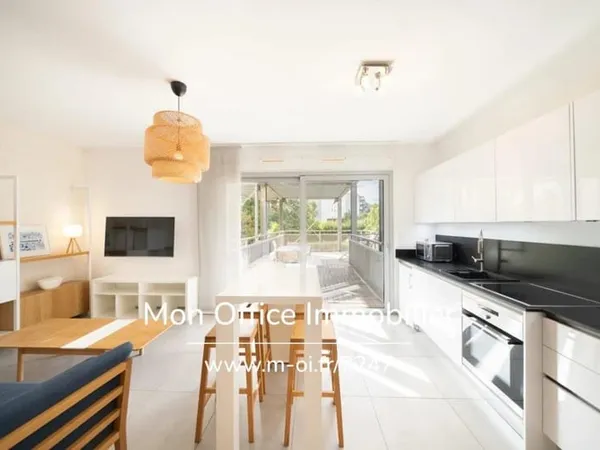 Référence : 7247-EHA. - Studio 41 m2 avec ascenseur, terrasse de 25 m2. Aix-en-Provence