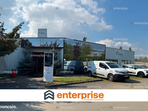 Bâtiment 3 000 m²