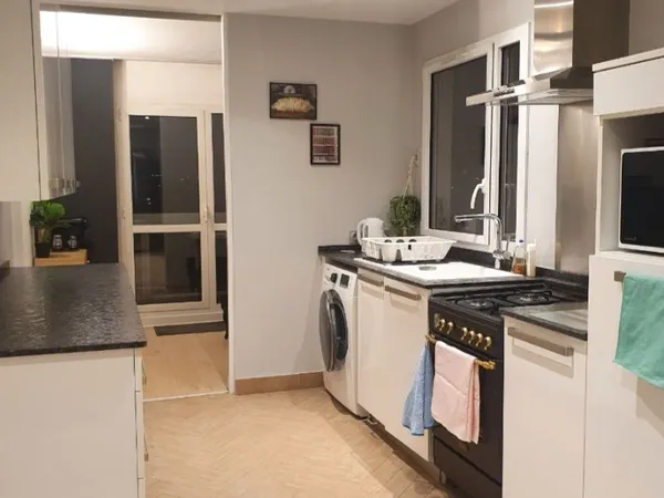 Loue chambre en colocation dans appartement