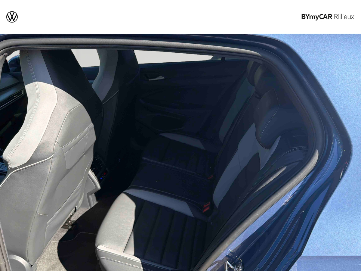 Volkswagen Golf 1.5 eHybrid 272 DSG6 — photo 12