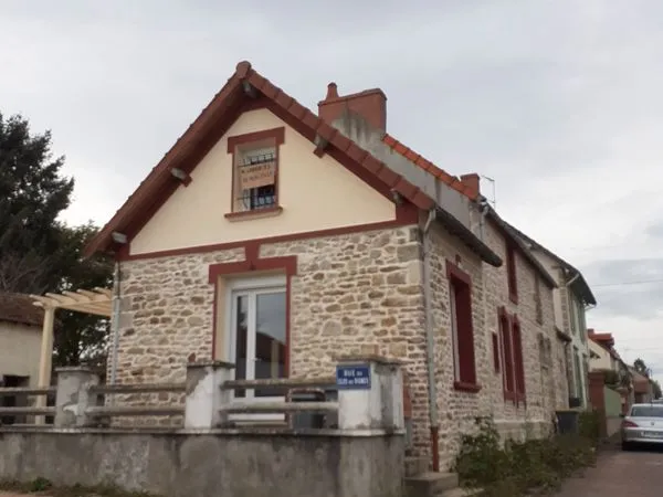 Location maison bezenet 03170