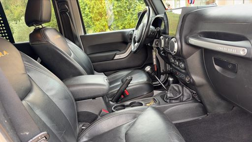 Jeep Wrangler 2.8 CRD 200 4WD - Sahara – 2015 – 84064 km – Diesel – Boîte Manuelle — photo 36