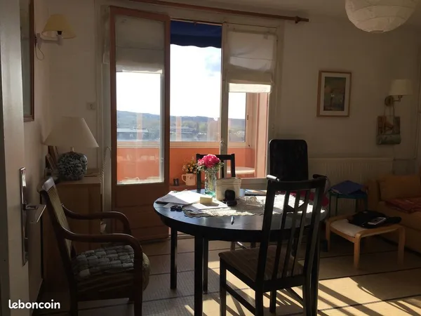 Appartement traversant de 62 m², 8ème étage, quartier Libération-Barbusse,