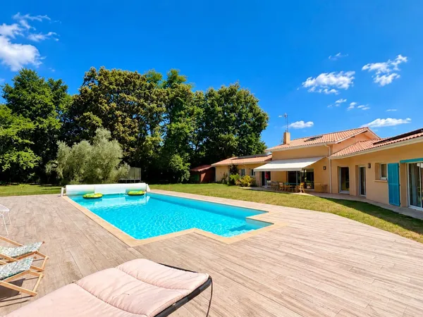 Maison 7 pièces 286 m²