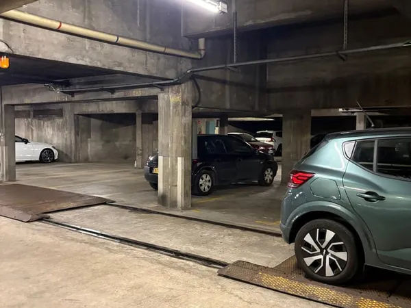Place de parking rue de Turique