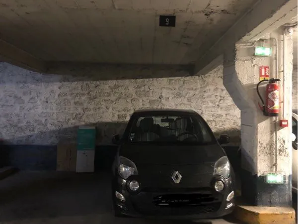 Place de parking sous terrain