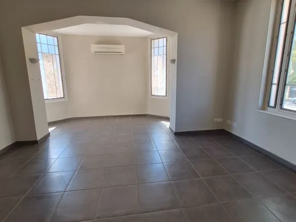 Coup de coeur à Monplaisir : Superbe T4 102 m² - Lumineux - Parking - Sans charges - Etat irréprocha