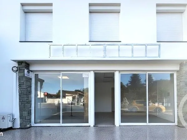 Local commercial 85 m²