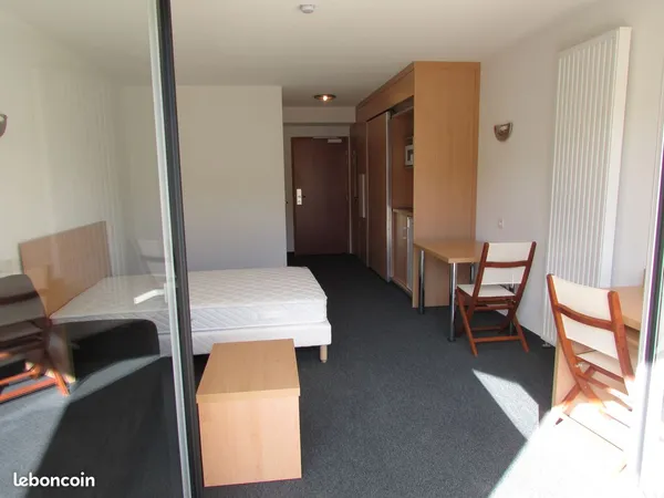 Studio appartement meublé 27m² Tours Est avec Balcon