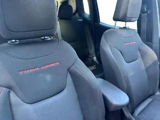 Jeep Renegade 1.3 turbo t4 240ch 4xe trailhawk at6 — photo 15