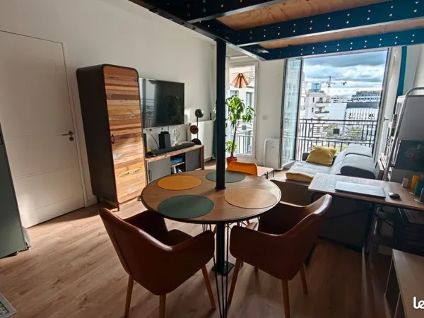 Studio 30m2 au 6ème étage à 300m de la station Saint Ouen