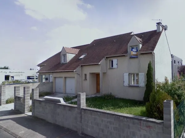 PAVILLON F5 SUR SOUS SOL TOTAL AVEC JARDIN ET GRAND GARAGE A
