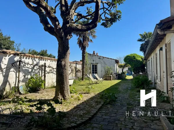 Maison La Couarde Sur Mer 8 pièce(s) 227 m2