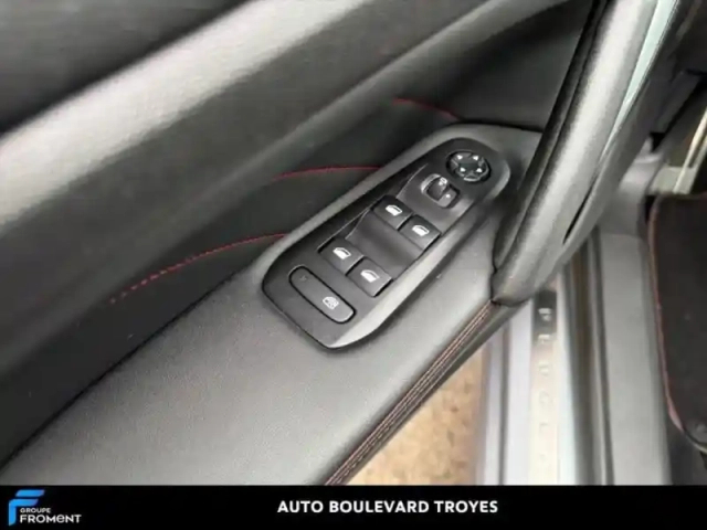 Peugeot 308 1.2 puretech 130ch s&amp;s gt pack — photo 14