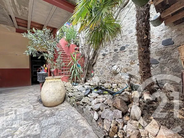Maison 6 pièces 233 m²