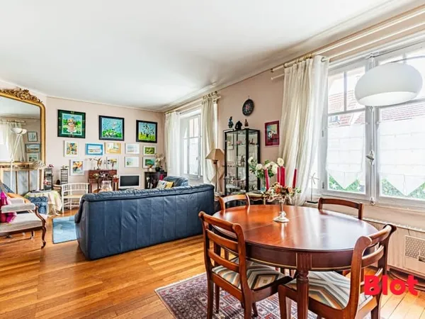 Maison des années 30 avec 4 chambres, bureau, jardin et garage - Nantes Saint-Félix