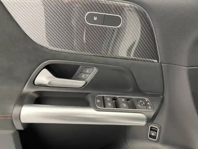 Mercedes Gla 180 d 8g-dct — photo 28